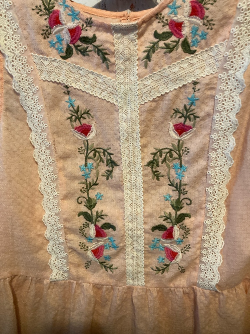 entro Peach Embroidered Lace-Trim Peplum Tunic - Picture 7 of 12